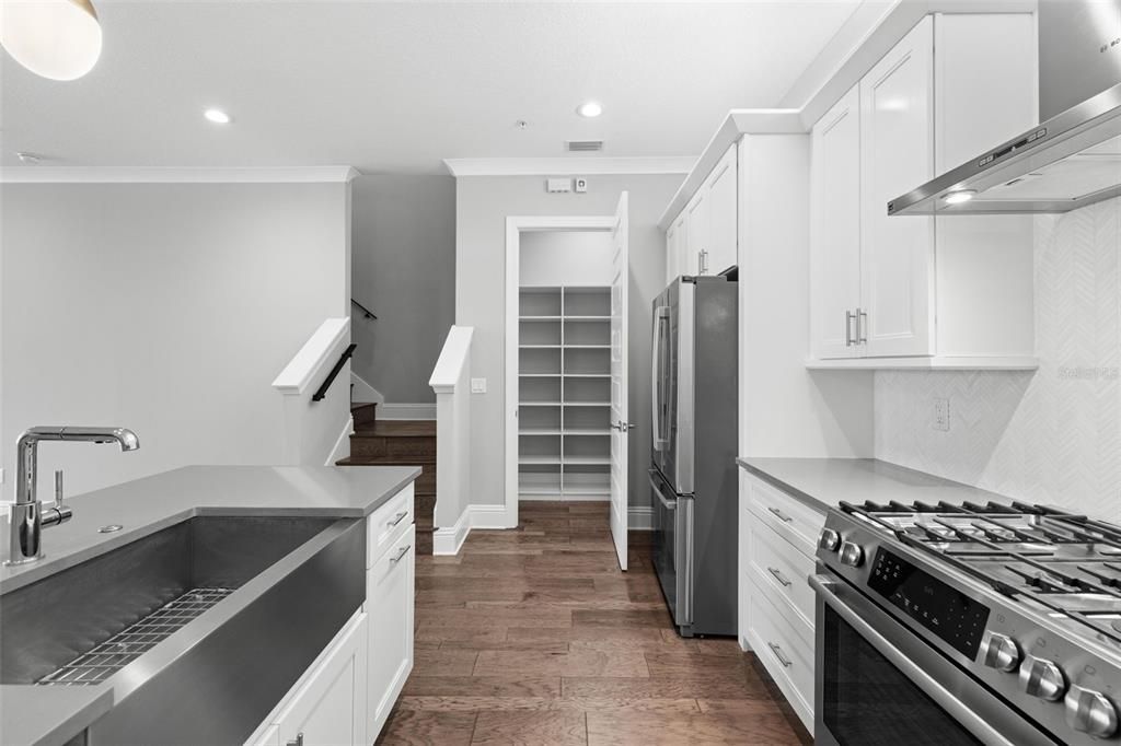 For Sale: $1,595,000 (3 beds, 3 baths, 2376 Square Feet)