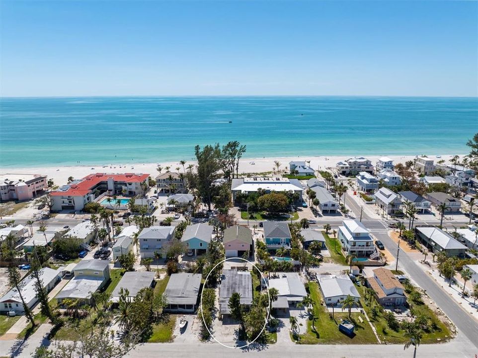 For Sale: $550,000 (3 beds, 2 baths, 1041 Square Feet)