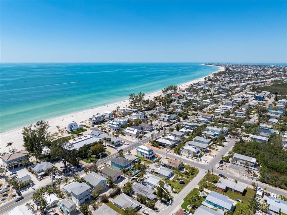 For Sale: $550,000 (3 beds, 2 baths, 1041 Square Feet)