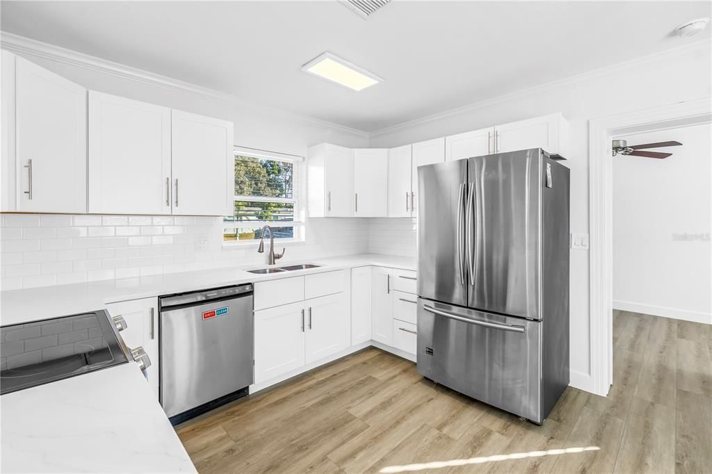 For Sale: $399,000 (3 beds, 2 baths, 1152 Square Feet)