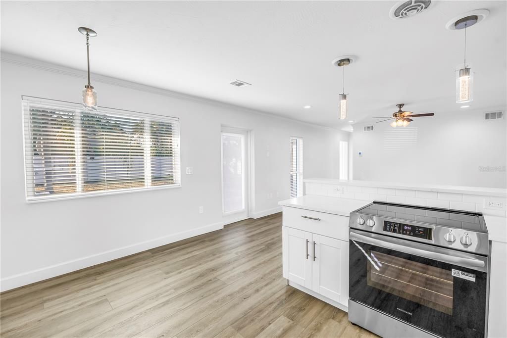 For Sale: $399,000 (3 beds, 2 baths, 1152 Square Feet)