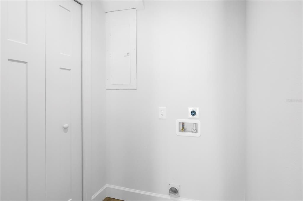 For Sale: $399,000 (3 beds, 2 baths, 1152 Square Feet)