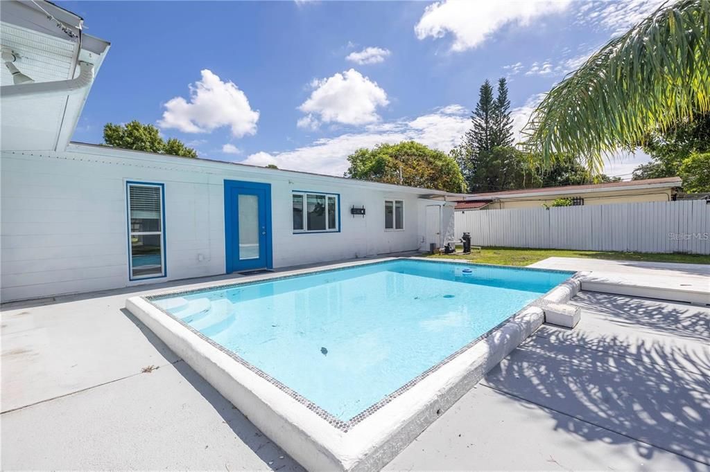 For Sale: $399,000 (3 beds, 2 baths, 1152 Square Feet)