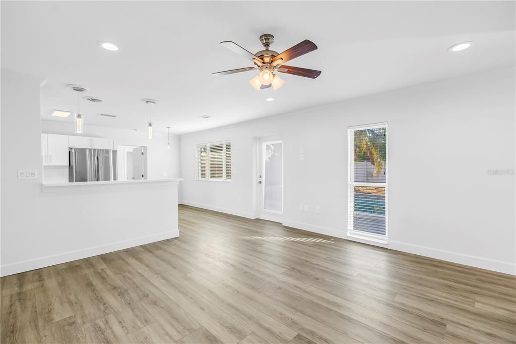 For Sale: $399,000 (3 beds, 2 baths, 1152 Square Feet)