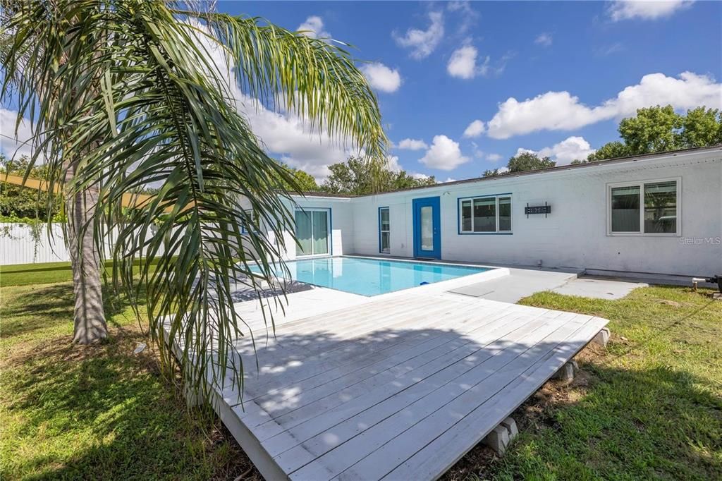 For Sale: $399,000 (3 beds, 2 baths, 1152 Square Feet)