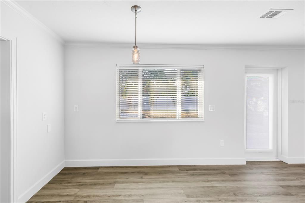 For Sale: $399,000 (3 beds, 2 baths, 1152 Square Feet)