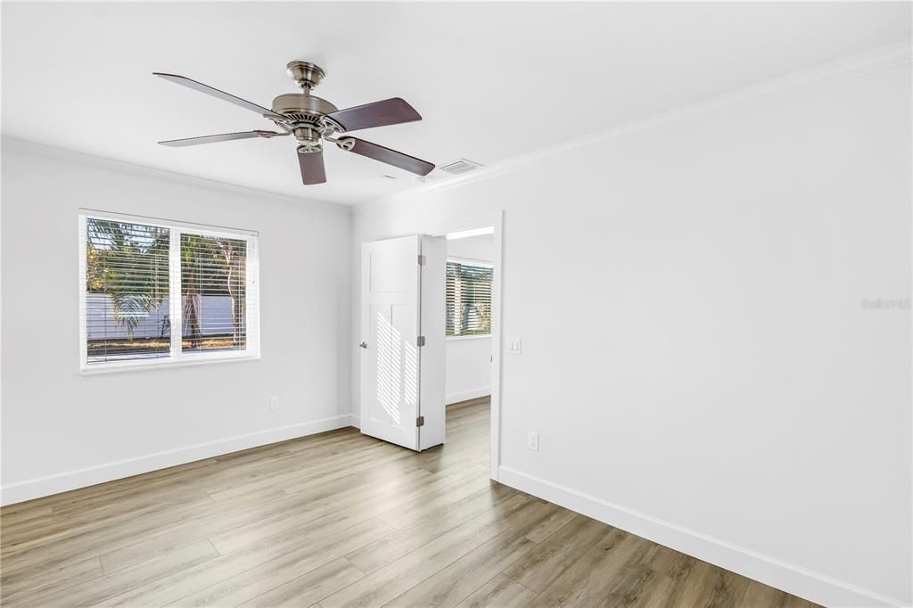 For Sale: $399,000 (3 beds, 2 baths, 1152 Square Feet)