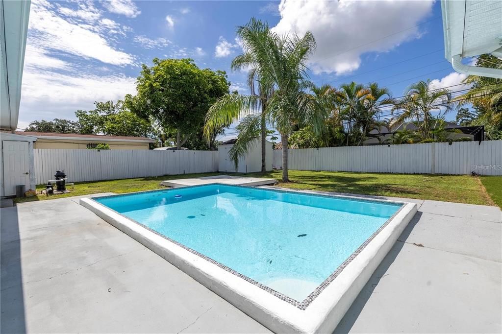 For Sale: $399,000 (3 beds, 2 baths, 1152 Square Feet)