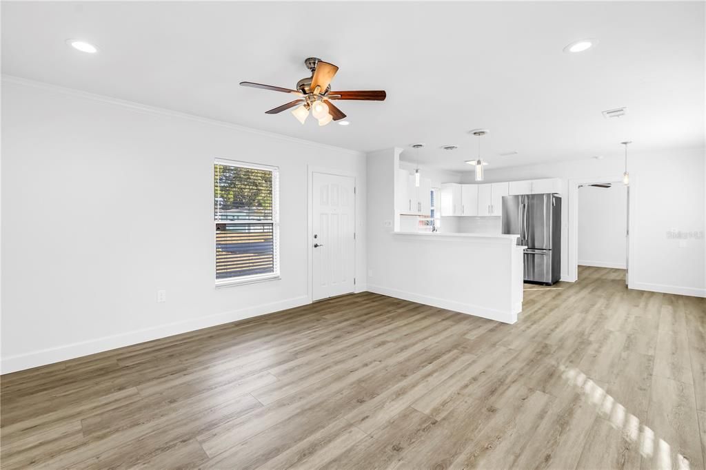 For Sale: $399,000 (3 beds, 2 baths, 1152 Square Feet)