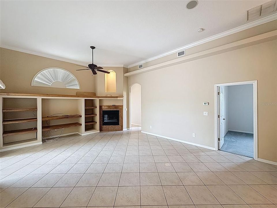 Под контрактом: $549,000 (4 спален, 3 ванн, 2833 Квадратных фут)