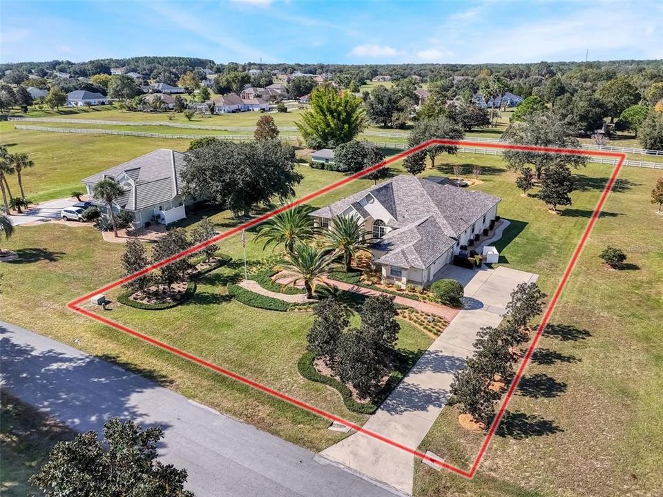 Под контрактом: $549,000 (4 спален, 3 ванн, 2833 Квадратных фут)