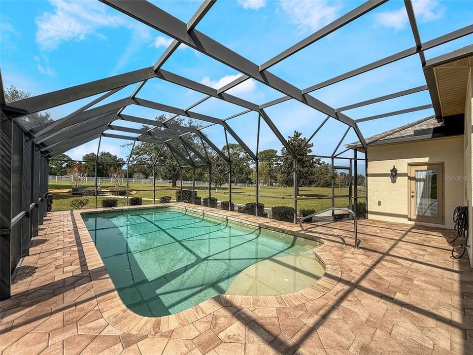 Под контрактом: $549,000 (4 спален, 3 ванн, 2833 Квадратных фут)