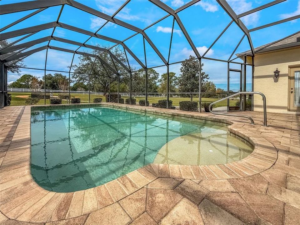 Под контрактом: $549,000 (4 спален, 3 ванн, 2833 Квадратных фут)