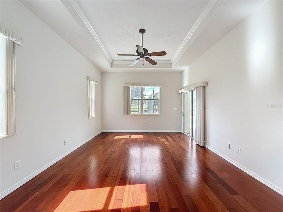 Под контрактом: $549,000 (4 спален, 3 ванн, 2833 Квадратных фут)