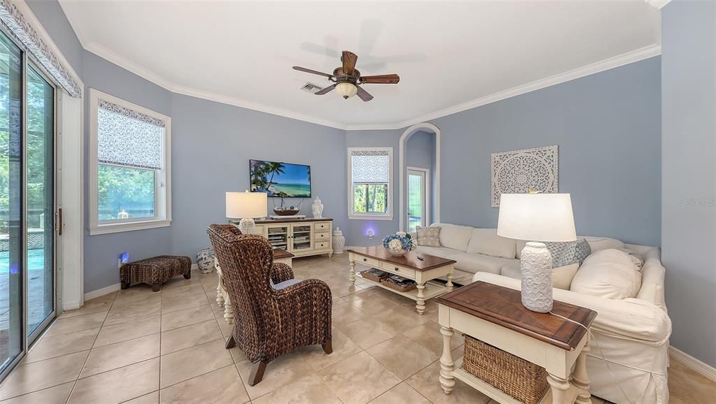 For Sale: $675,000 (4 beds, 3 baths, 2754 Square Feet)