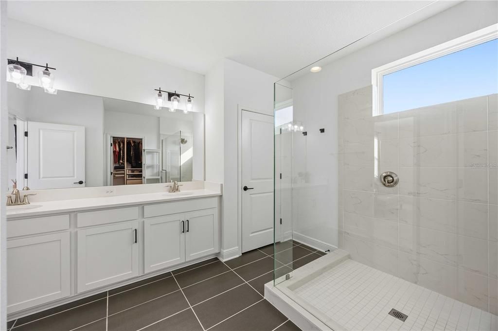 For Sale: $875,000 (5 beds, 4 baths, 3816 Square Feet)