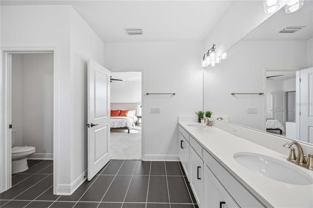 For Sale: $875,000 (5 beds, 4 baths, 3816 Square Feet)