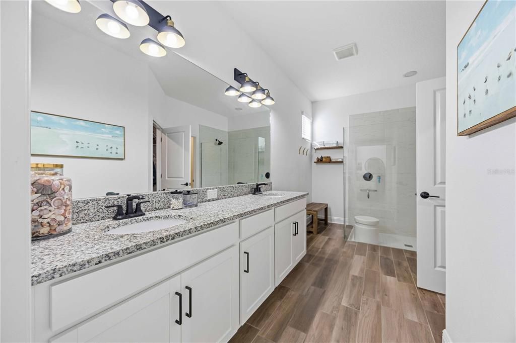 For Sale: $875,000 (5 beds, 4 baths, 3816 Square Feet)