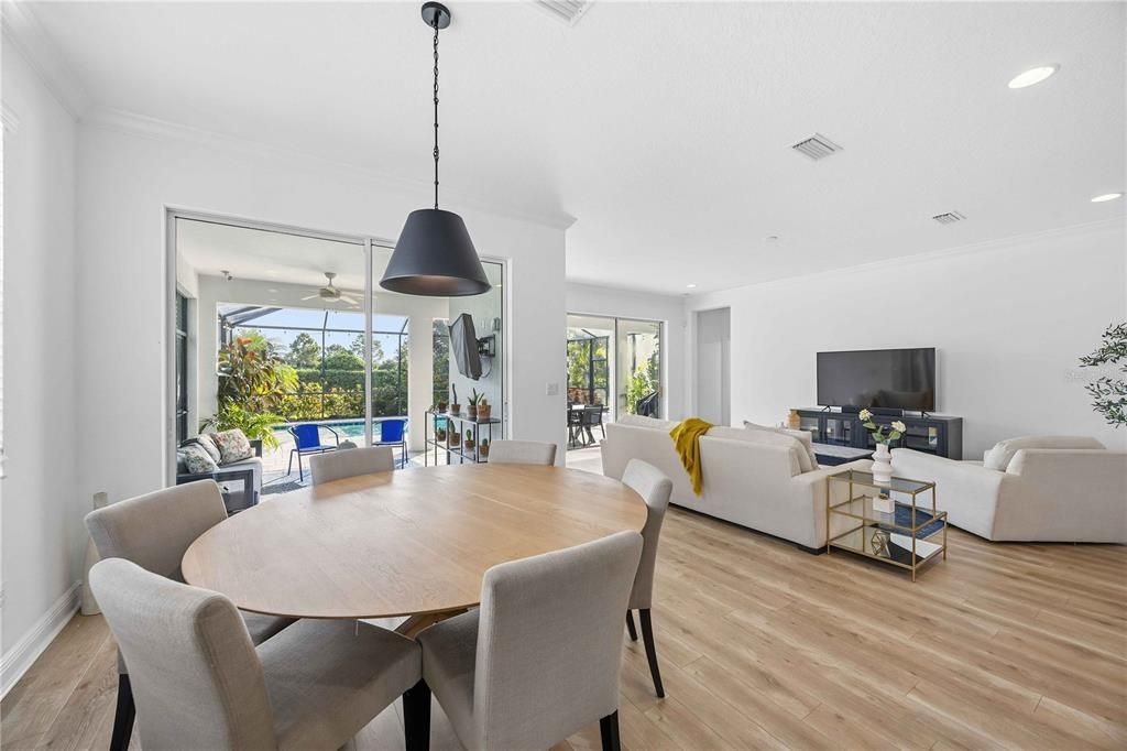 For Sale: $875,000 (5 beds, 4 baths, 3816 Square Feet)