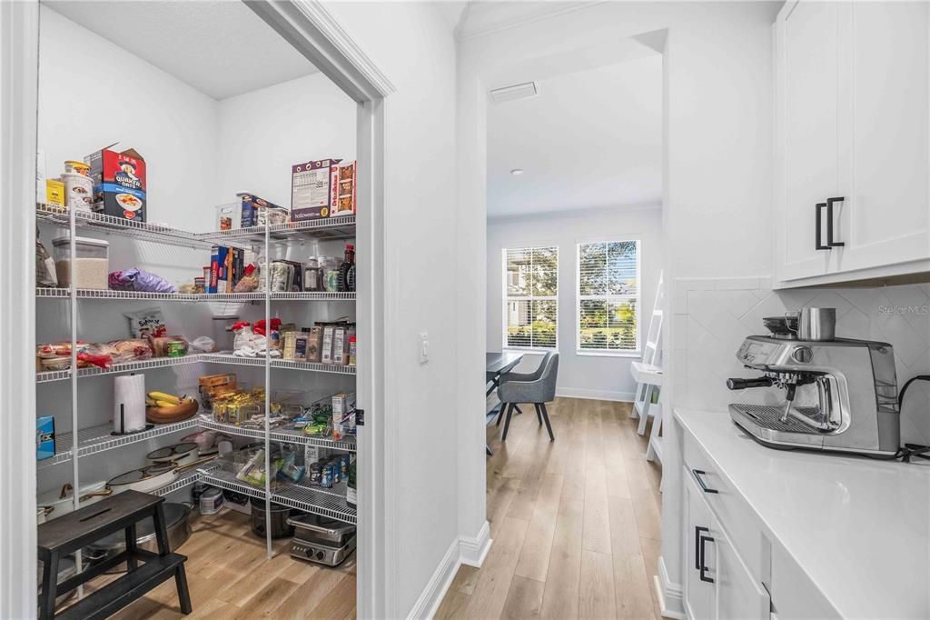 For Sale: $875,000 (5 beds, 4 baths, 3816 Square Feet)