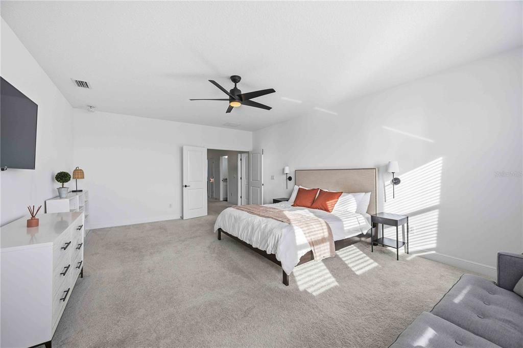 For Sale: $875,000 (5 beds, 4 baths, 3816 Square Feet)