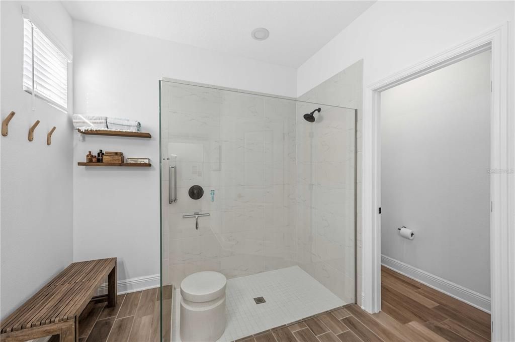 For Sale: $875,000 (5 beds, 4 baths, 3816 Square Feet)