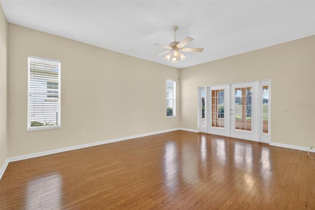 待售: $349,000 (3 贝兹, 2 浴室, 2382 平方英尺)