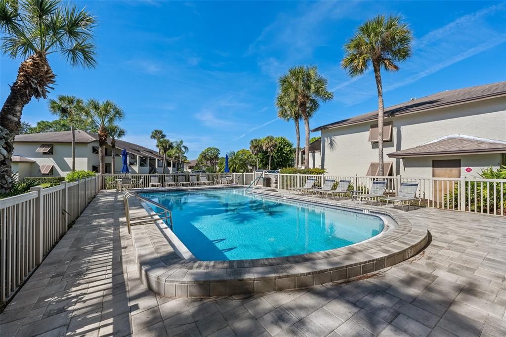 Active With Contract: $239,000 (2 beds, 2 baths, 1145 Square Feet)