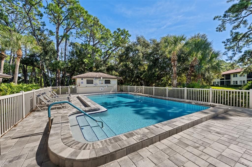 Active With Contract: $239,000 (2 beds, 2 baths, 1145 Square Feet)