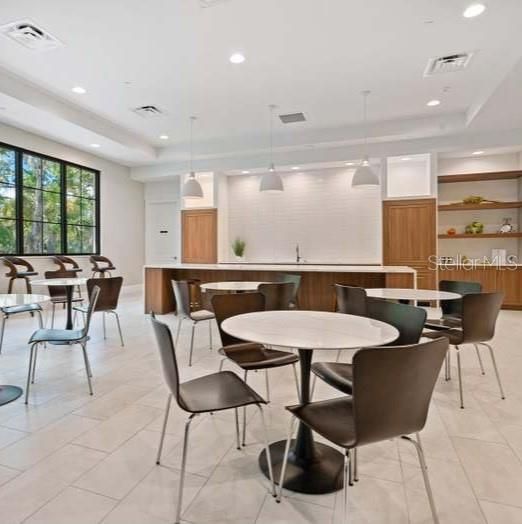 Active With Contract: $239,000 (2 beds, 2 baths, 1145 Square Feet)