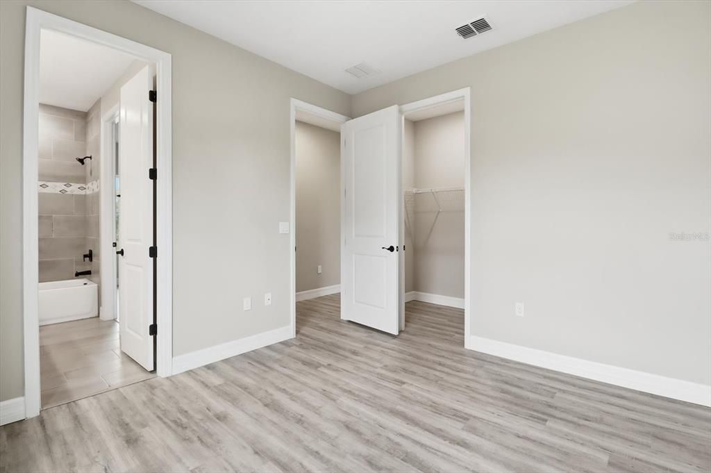 Active With Contract: $489,900 (5 beds, 4 baths, 3222 Square Feet)