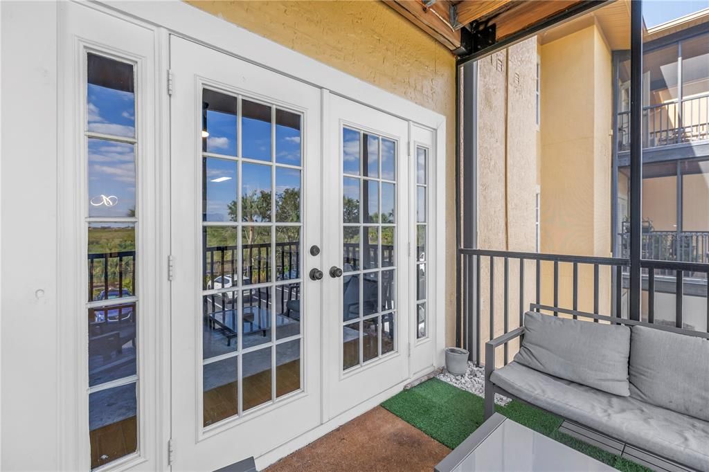 Active With Contract: $249,950 (2 beds, 2 baths, 1153 Square Feet)