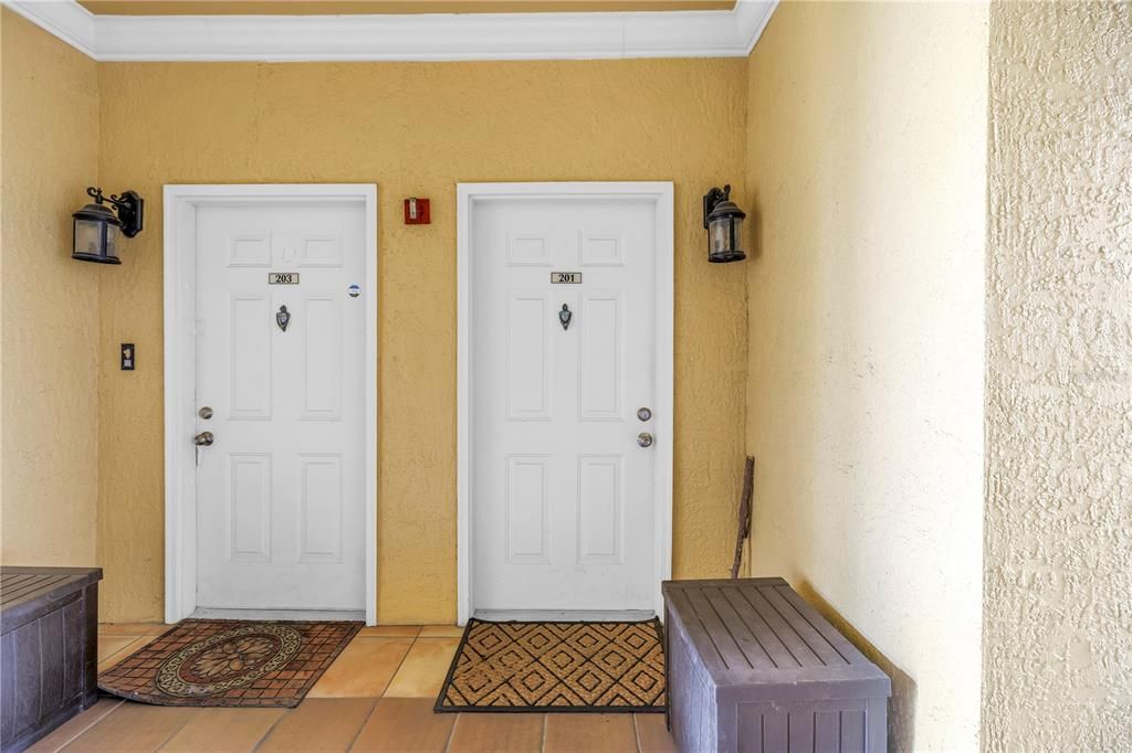 Active With Contract: $249,950 (2 beds, 2 baths, 1153 Square Feet)