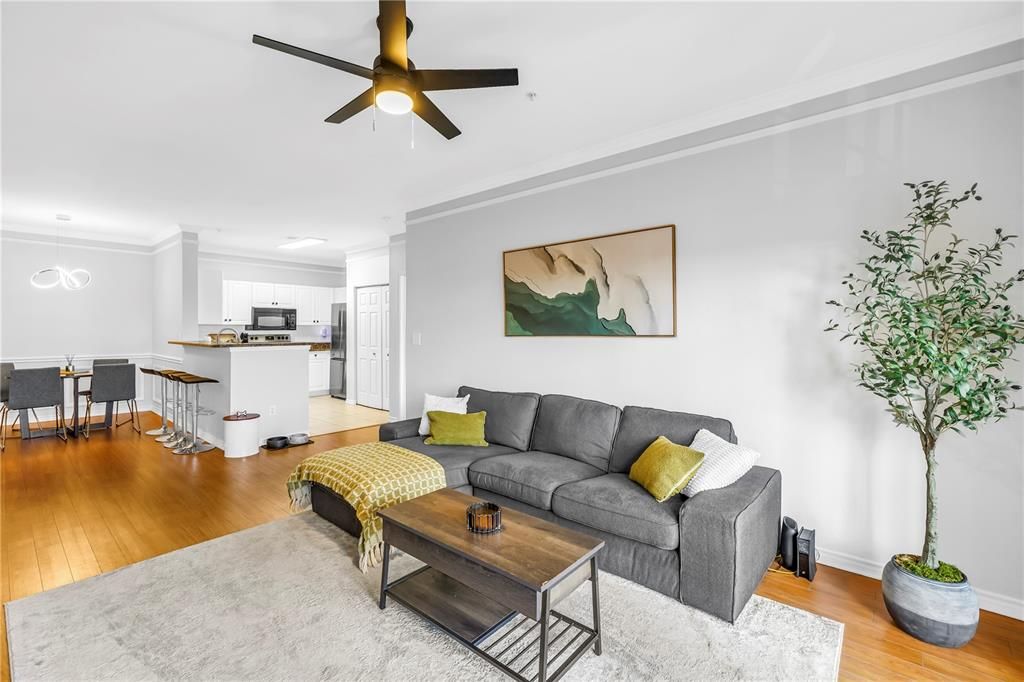 Active With Contract: $249,950 (2 beds, 2 baths, 1153 Square Feet)