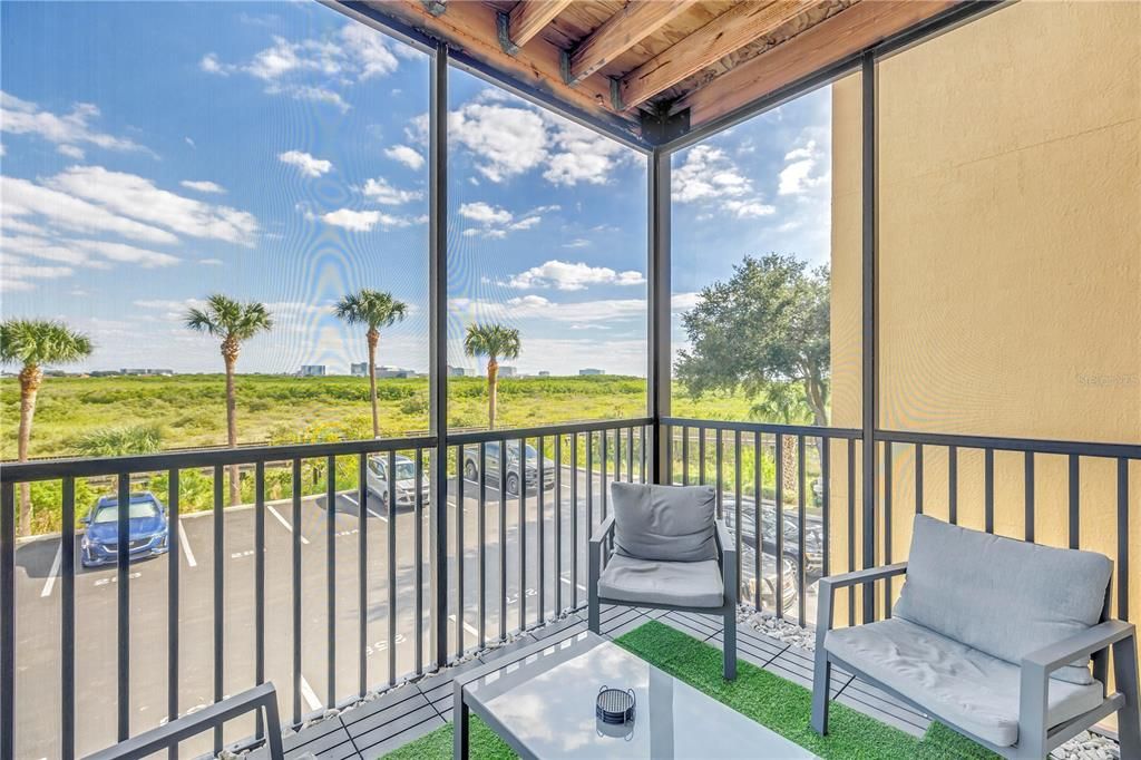 Active With Contract: $249,950 (2 beds, 2 baths, 1153 Square Feet)