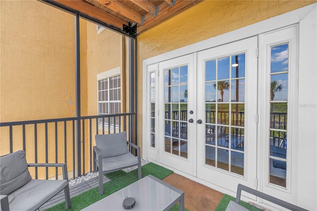 Active With Contract: $249,950 (2 beds, 2 baths, 1153 Square Feet)