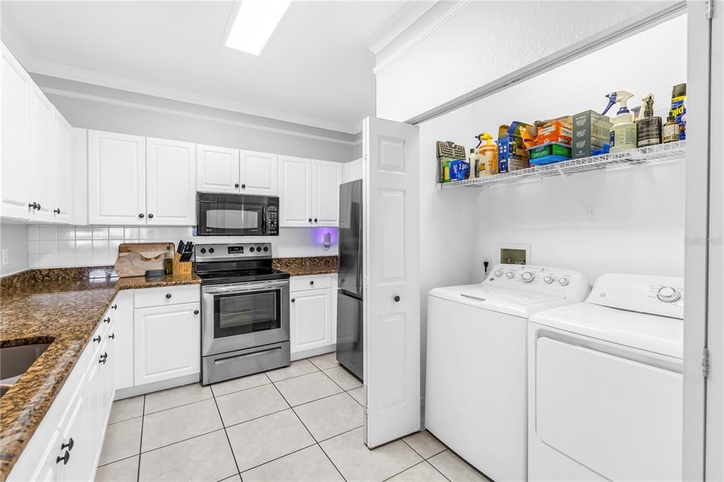 Active With Contract: $249,950 (2 beds, 2 baths, 1153 Square Feet)