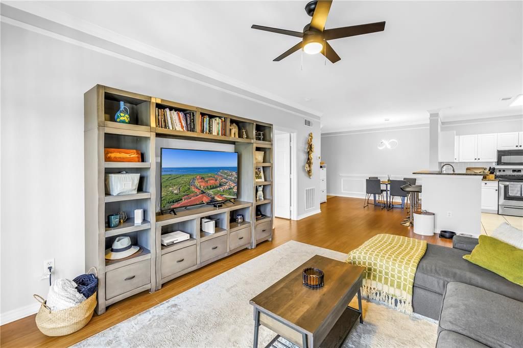 Active With Contract: $249,950 (2 beds, 2 baths, 1153 Square Feet)