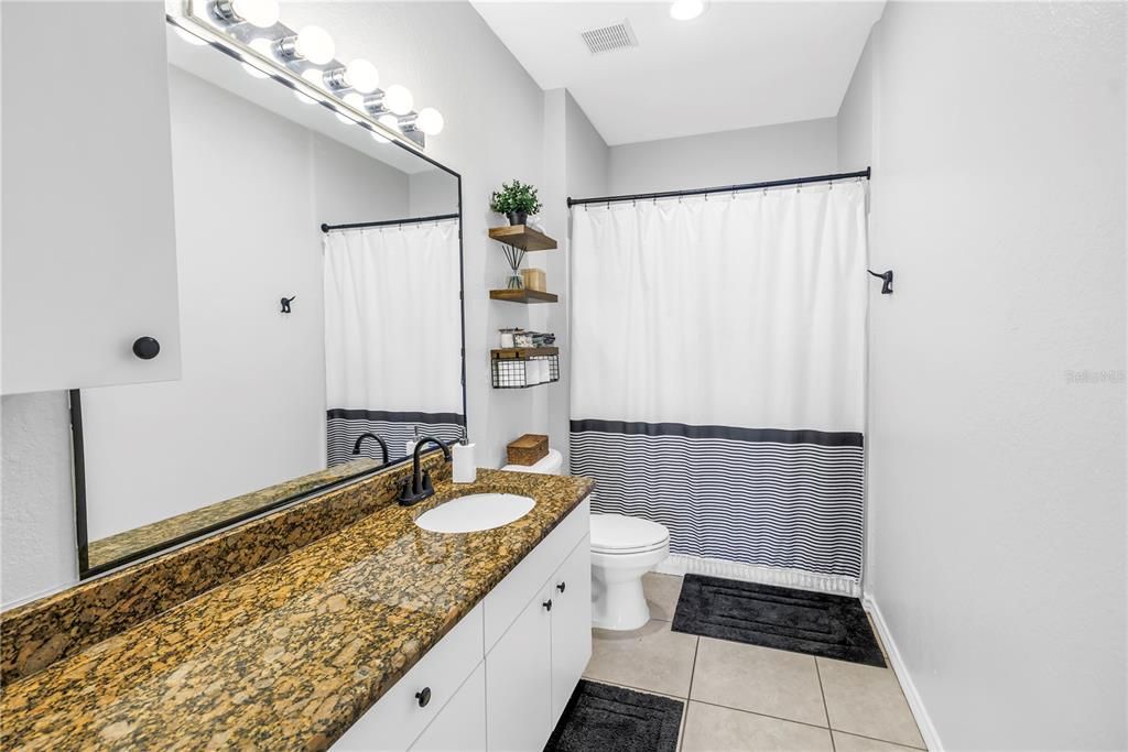 Active With Contract: $249,950 (2 beds, 2 baths, 1153 Square Feet)