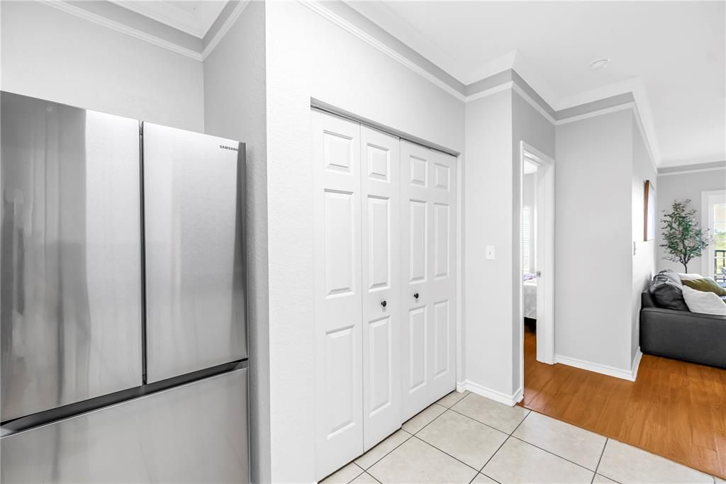 Active With Contract: $249,950 (2 beds, 2 baths, 1153 Square Feet)