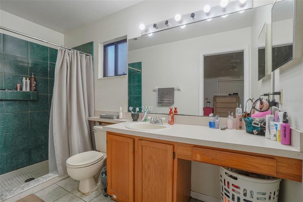 Activo con contrato: $339,000 (3 camas, 2 baños, 1528 Pies cuadrados)