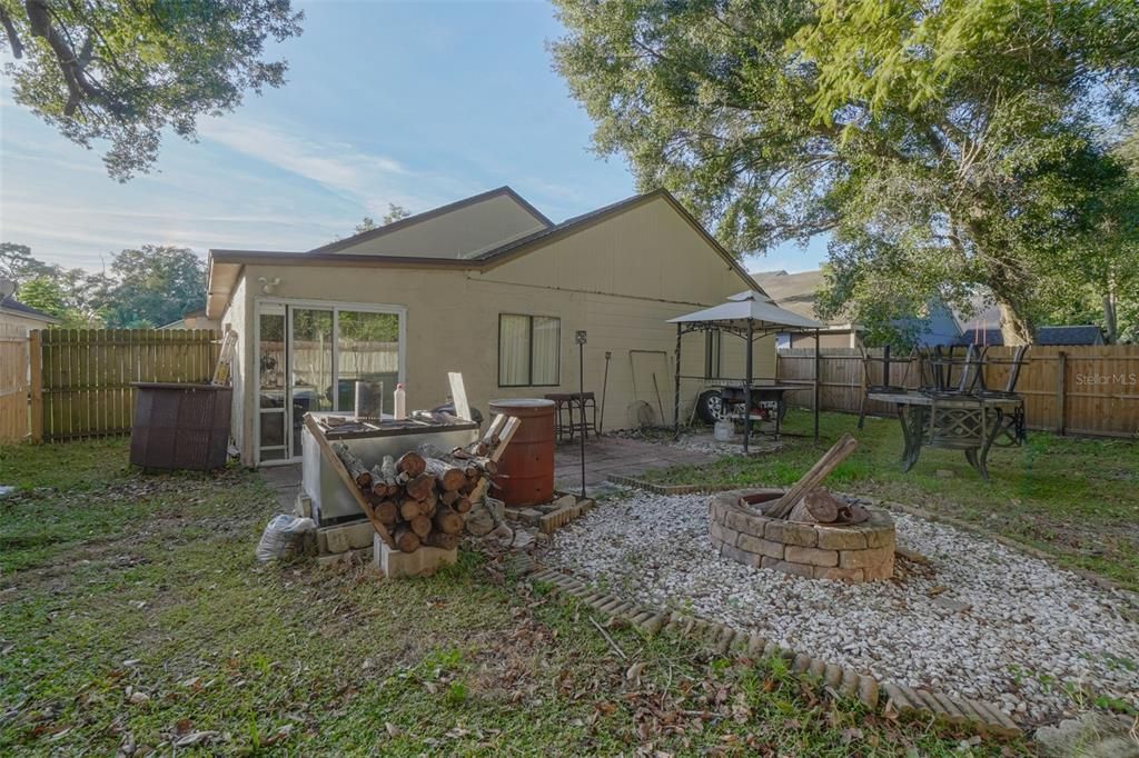 Activo con contrato: $339,000 (3 camas, 2 baños, 1528 Pies cuadrados)