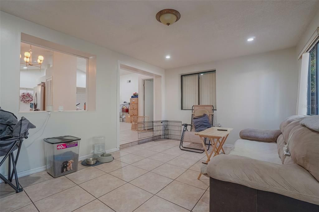 Activo con contrato: $339,000 (3 camas, 2 baños, 1528 Pies cuadrados)