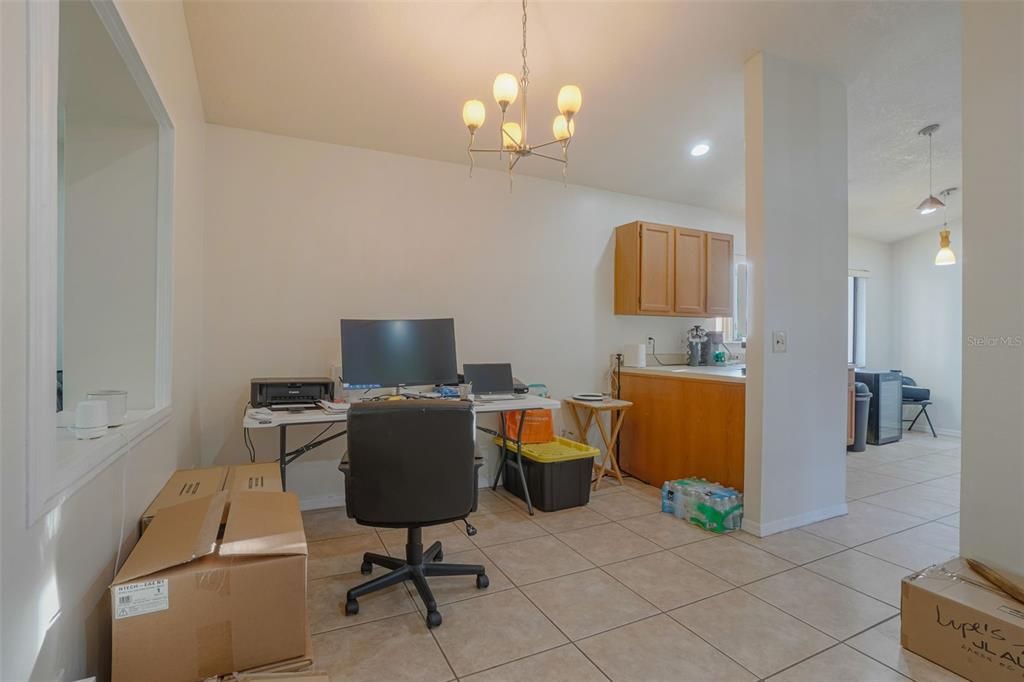 Activo con contrato: $339,000 (3 camas, 2 baños, 1528 Pies cuadrados)