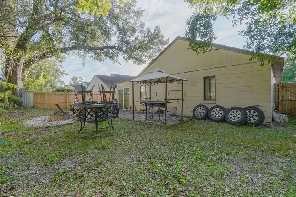 Activo con contrato: $339,000 (3 camas, 2 baños, 1528 Pies cuadrados)