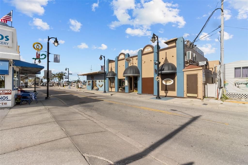 For Sale: $415,000 (3 beds, 2 baths, 1487 Square Feet)