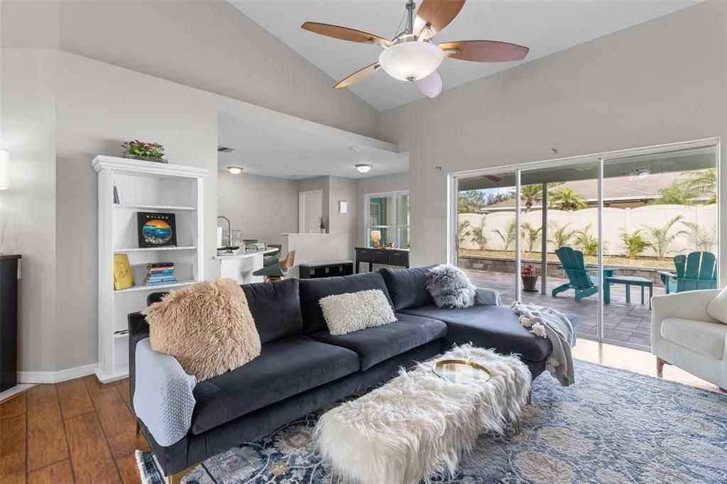 For Sale: $415,000 (3 beds, 2 baths, 1487 Square Feet)