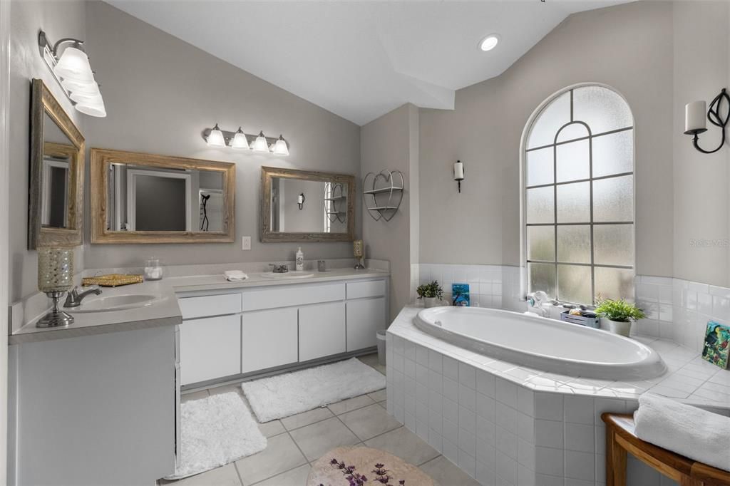 For Sale: $415,000 (3 beds, 2 baths, 1487 Square Feet)