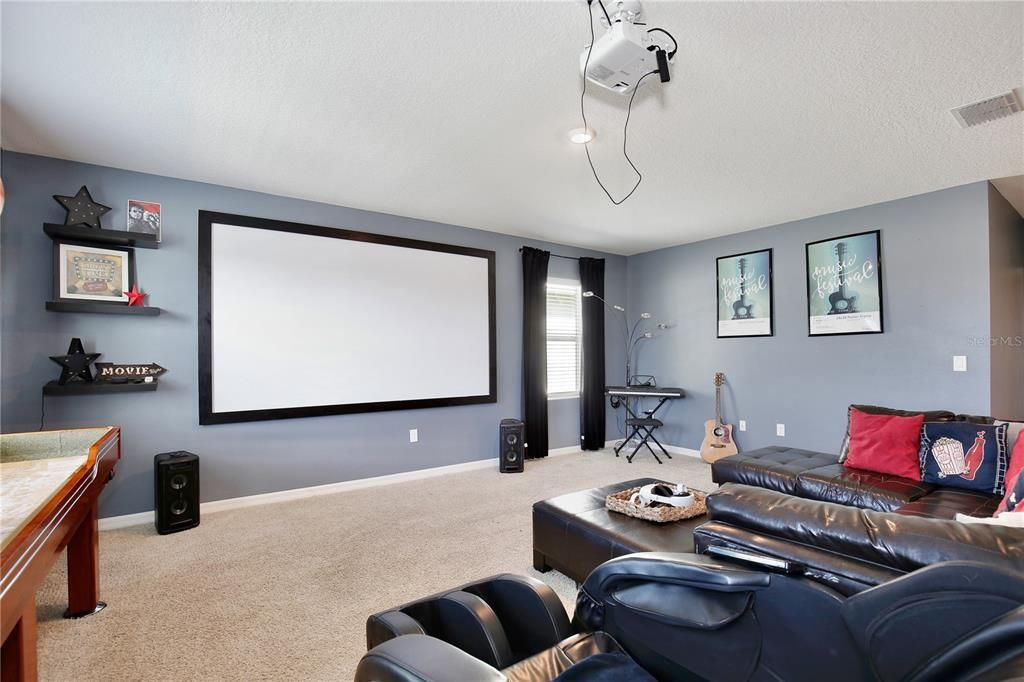 For Sale: $425,000 (5 beds, 3 baths, 2830 Square Feet)