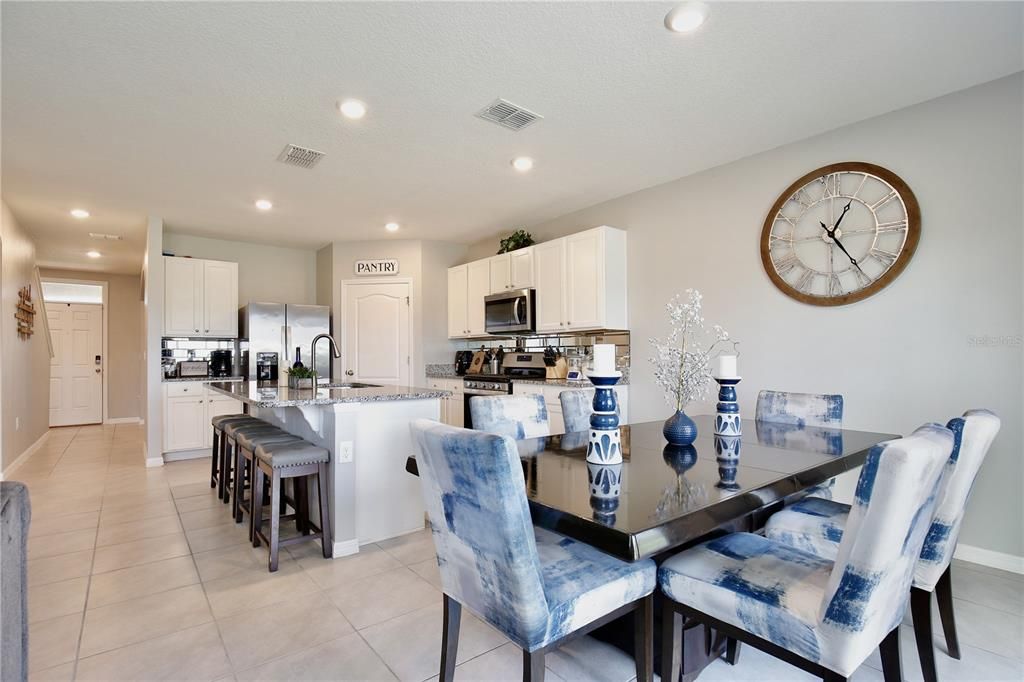 For Sale: $425,000 (5 beds, 3 baths, 2830 Square Feet)